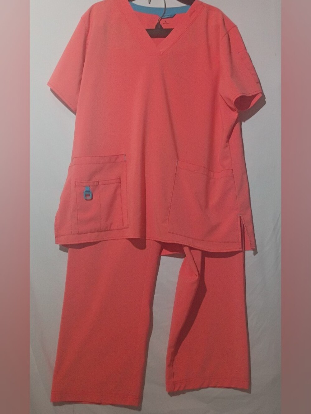 Carhartt Force  Coral Straight Scrub Set Large Top, Medium Pant